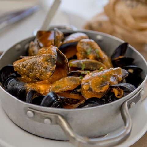 Mussels in seaman's style