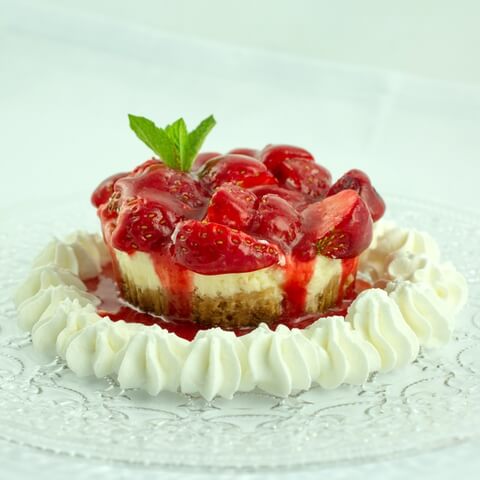 Cheesecake with strawberries