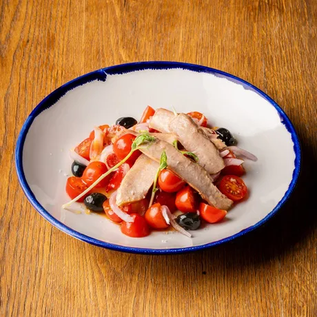 Salade de tomates et ventrèche de thon