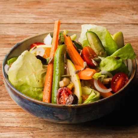 Green salad with seeds